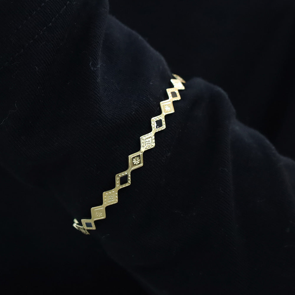 Heritage Diamond Motif Cuff