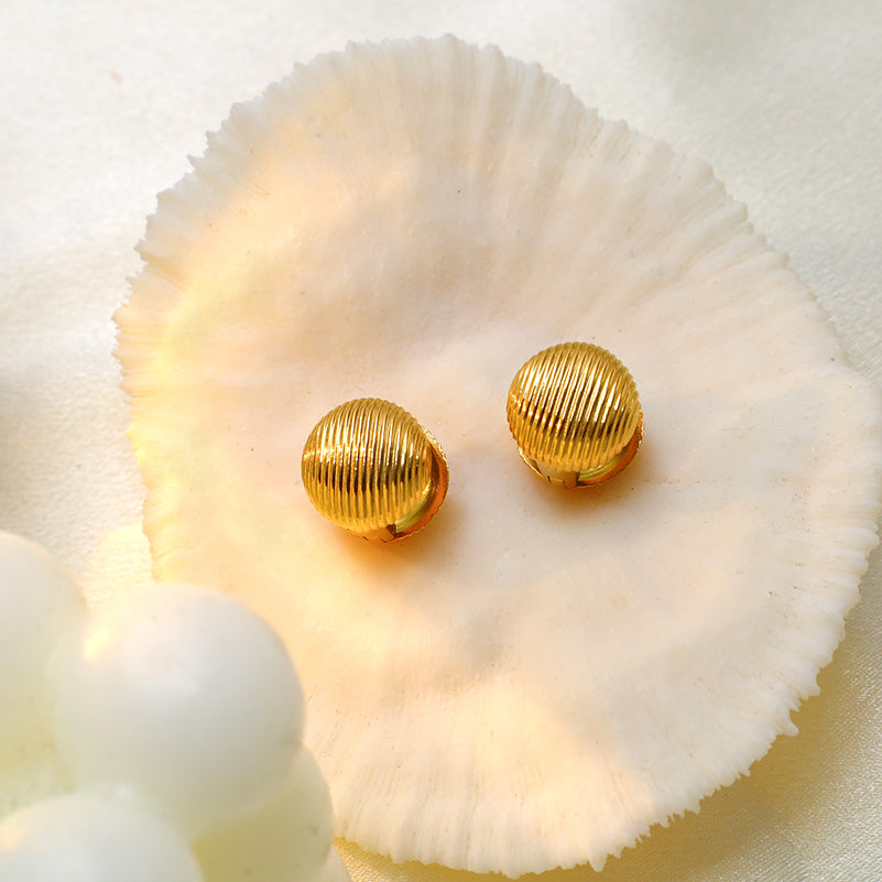 Solenne Ribbed Dome Studs