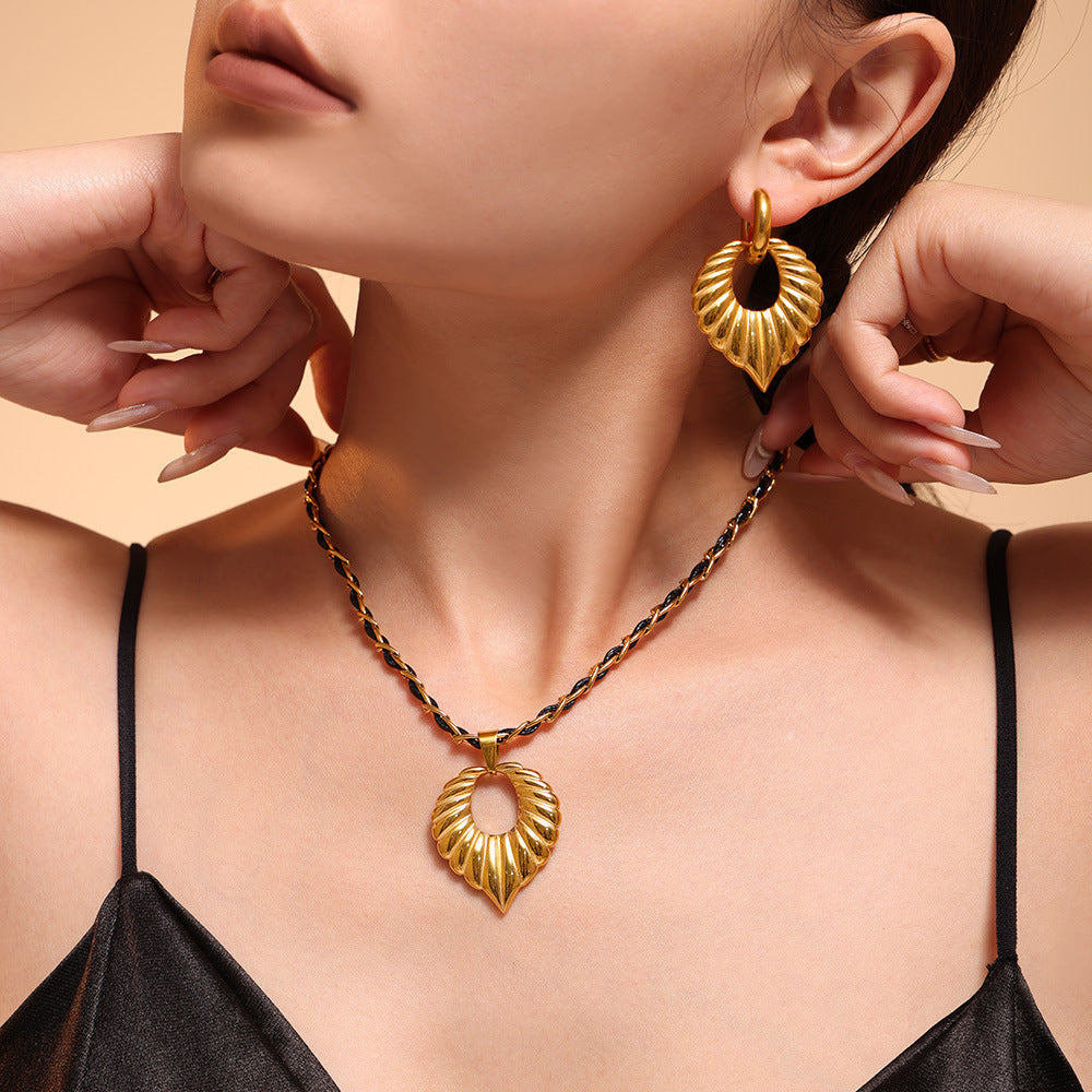 Aurelia Shell Medallion Drops