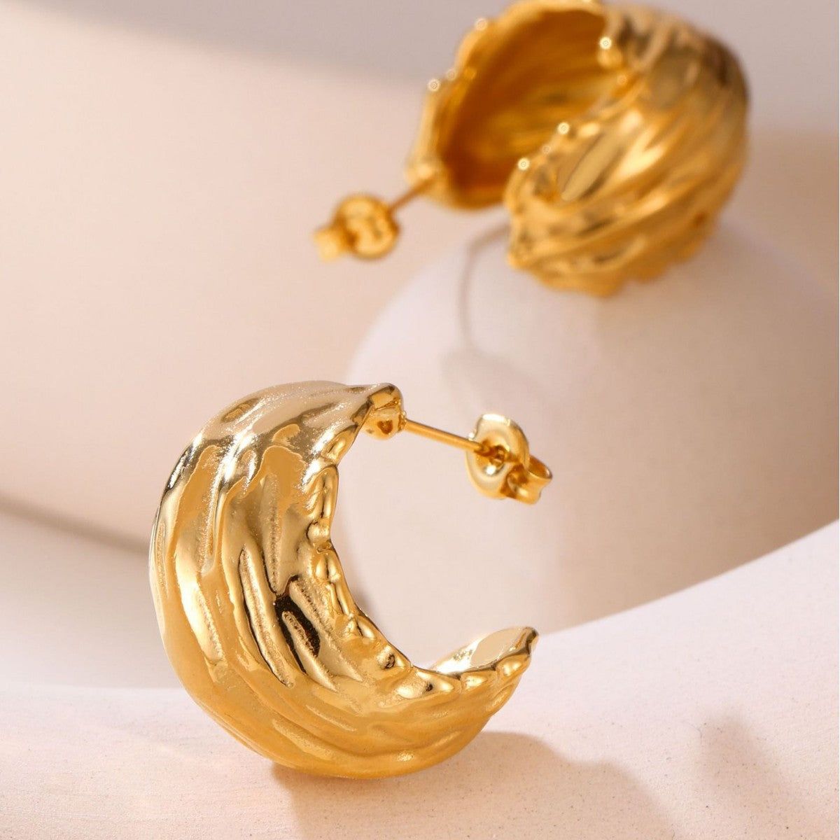 Marée Sculpted Croissant Hoops