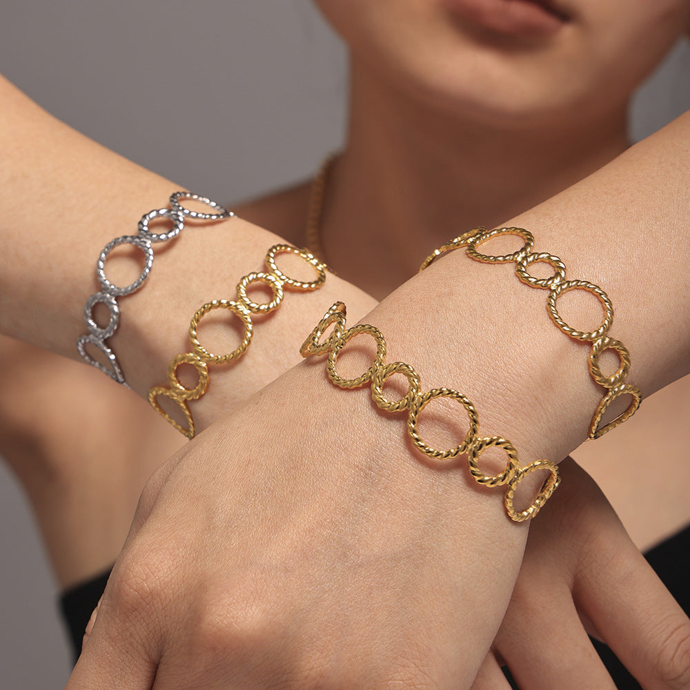 Sculpted Oval Link Bracelet