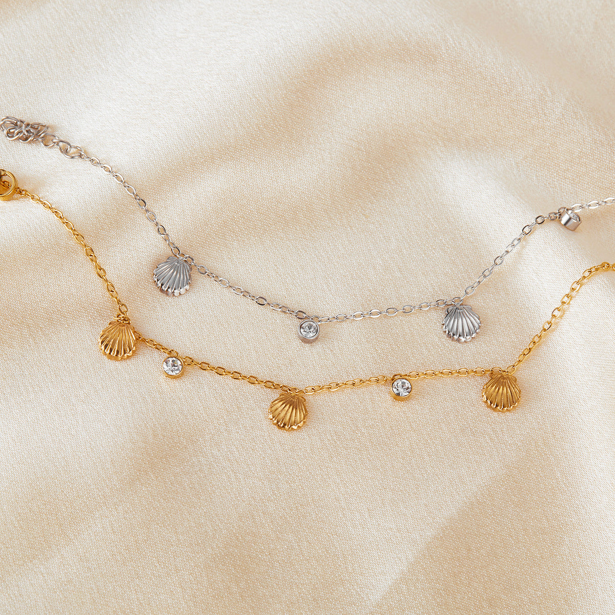 Marée Royale Shell Charm Bracelet