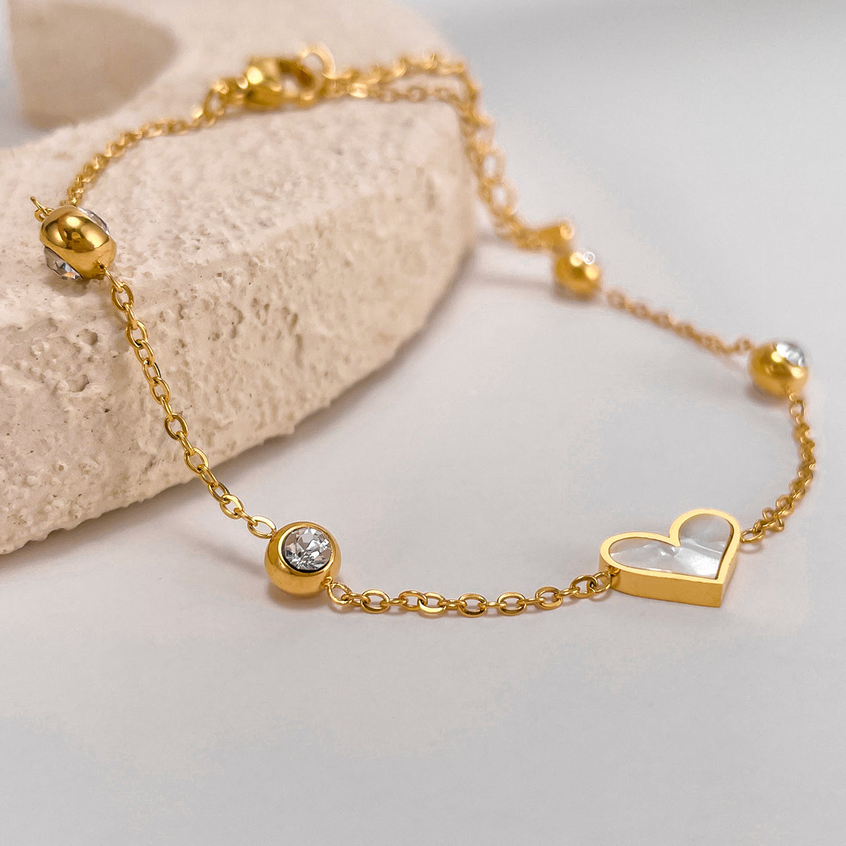 Nacre Amour Crystal Heart Bracelet