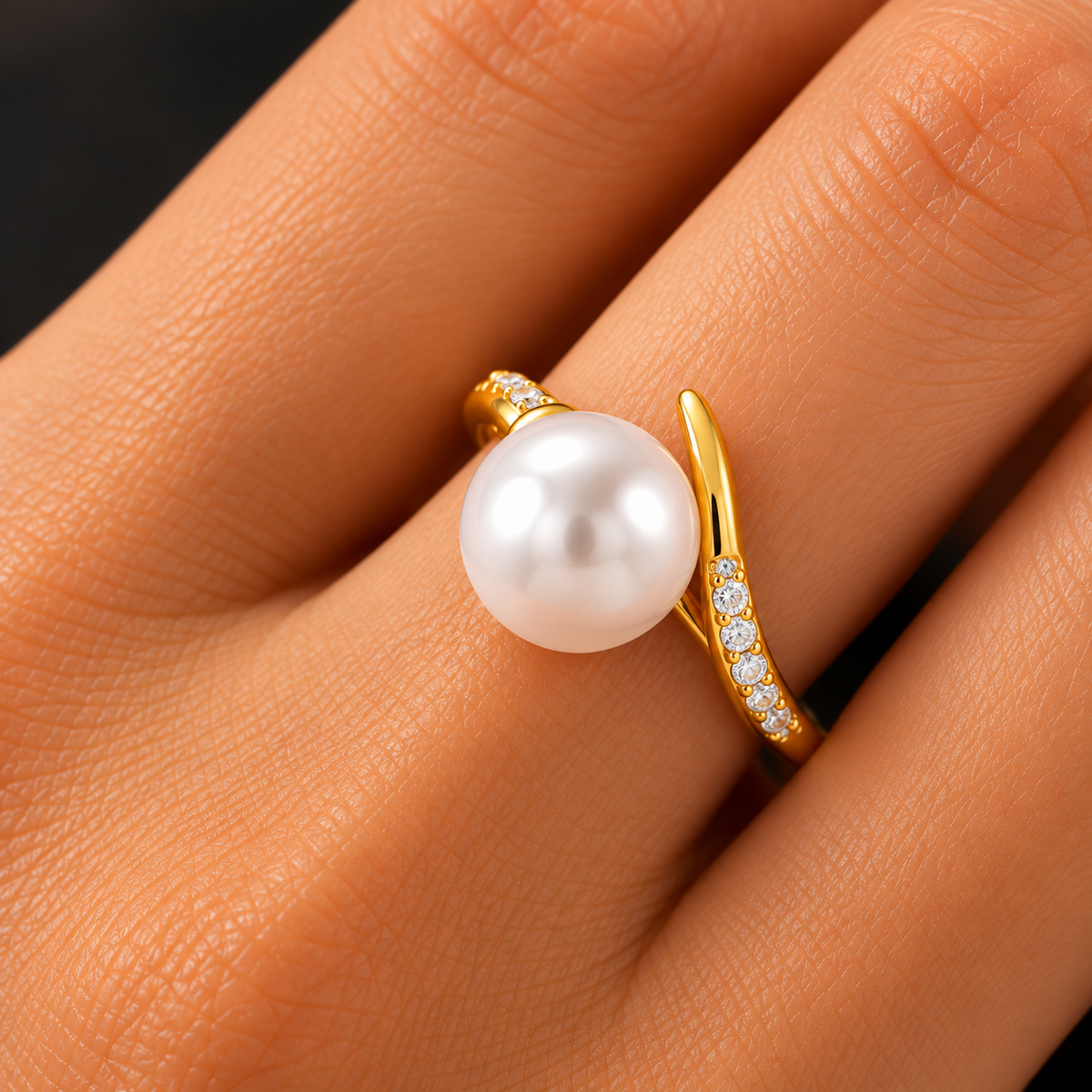 Luna Pearl Curve Ring