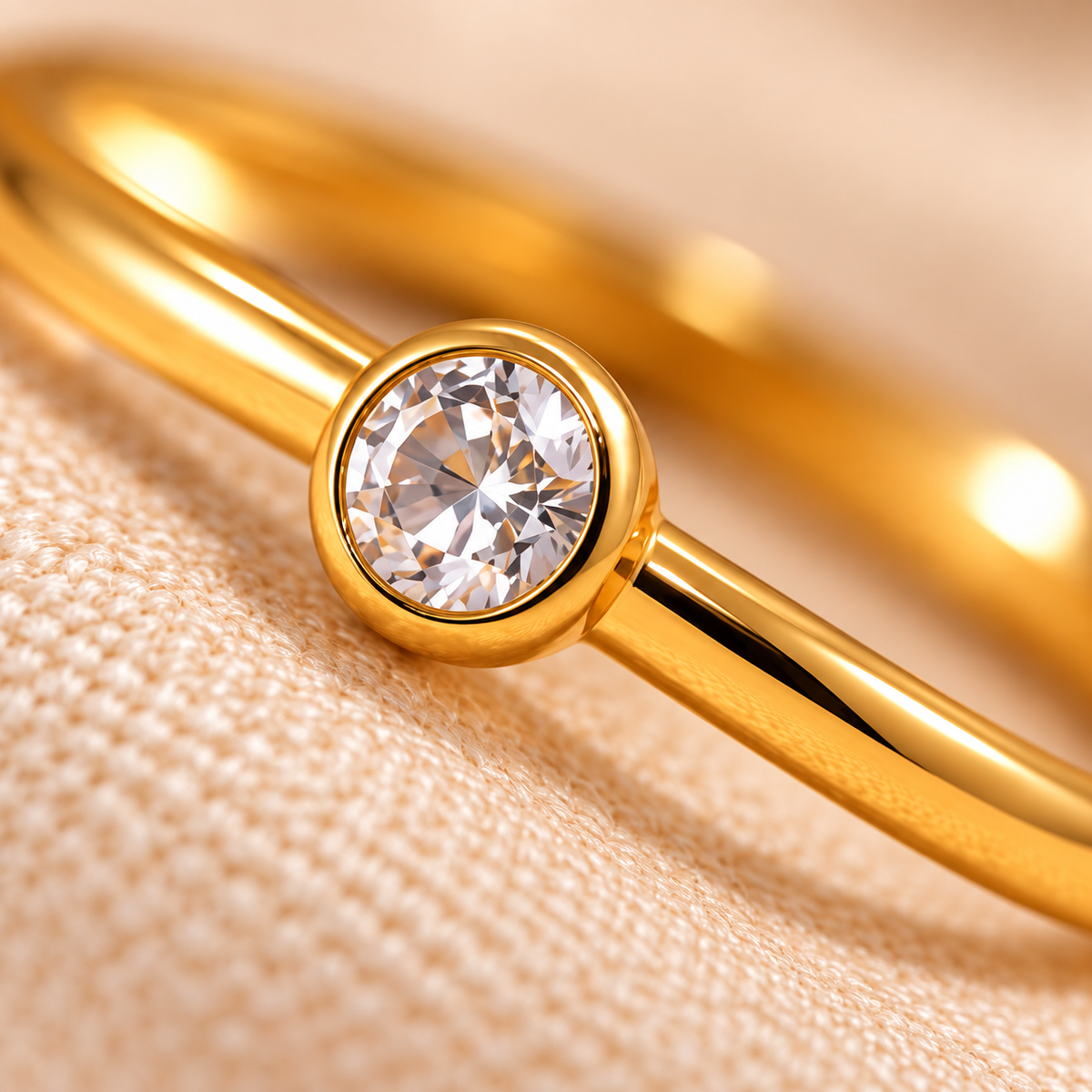 Éclat Petite Solitaire Ring