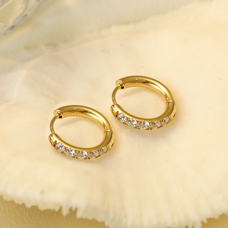 Clarte Round Crystal Huggies