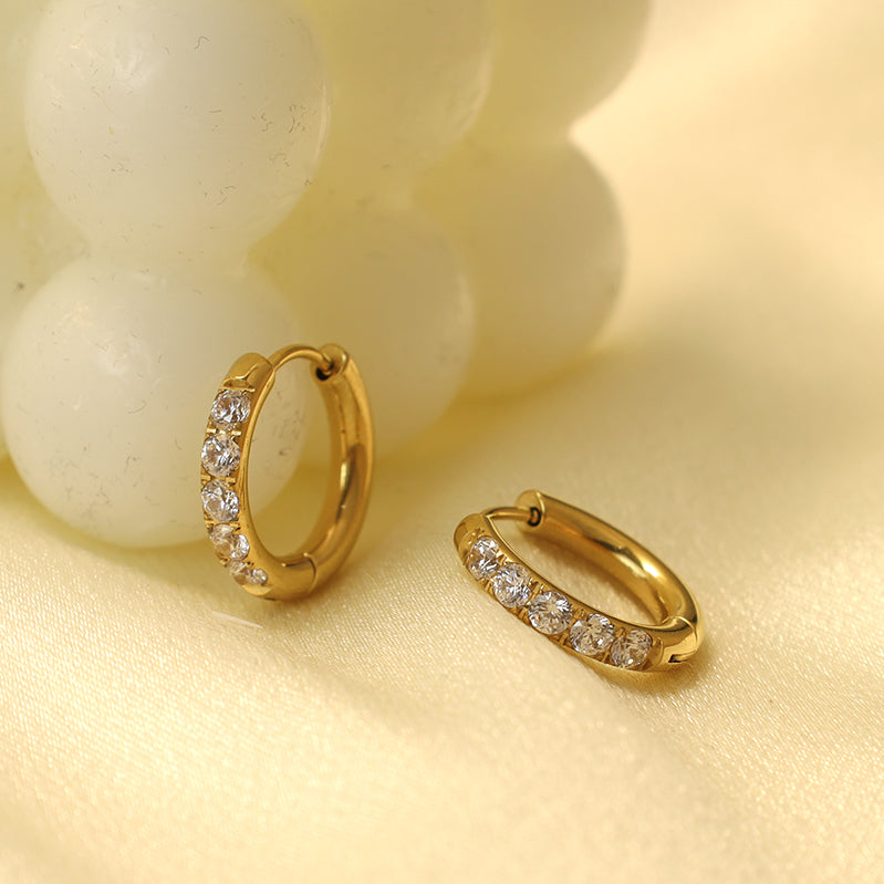 Clarte Round Crystal Huggies