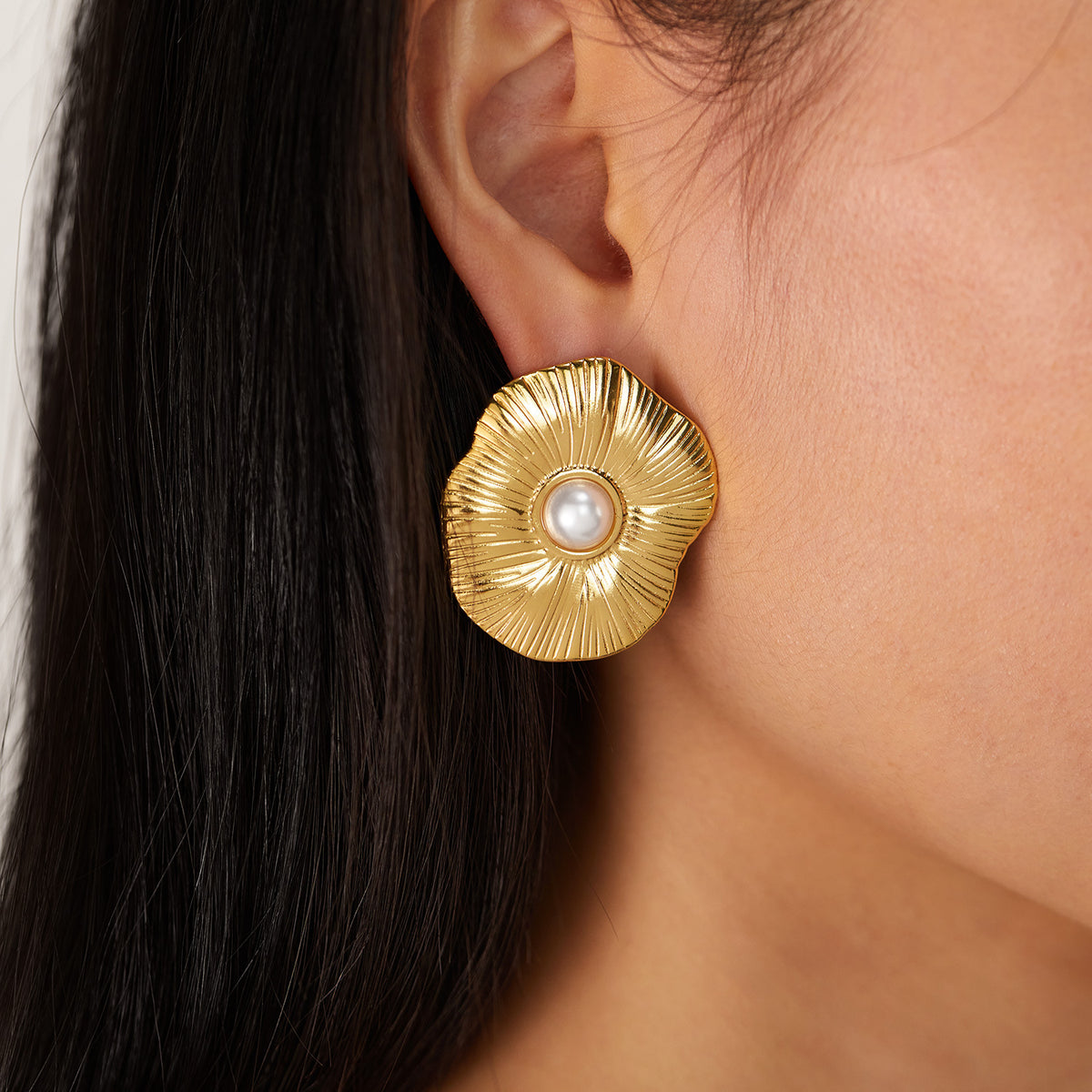 Soleil Perla Radiance Studs