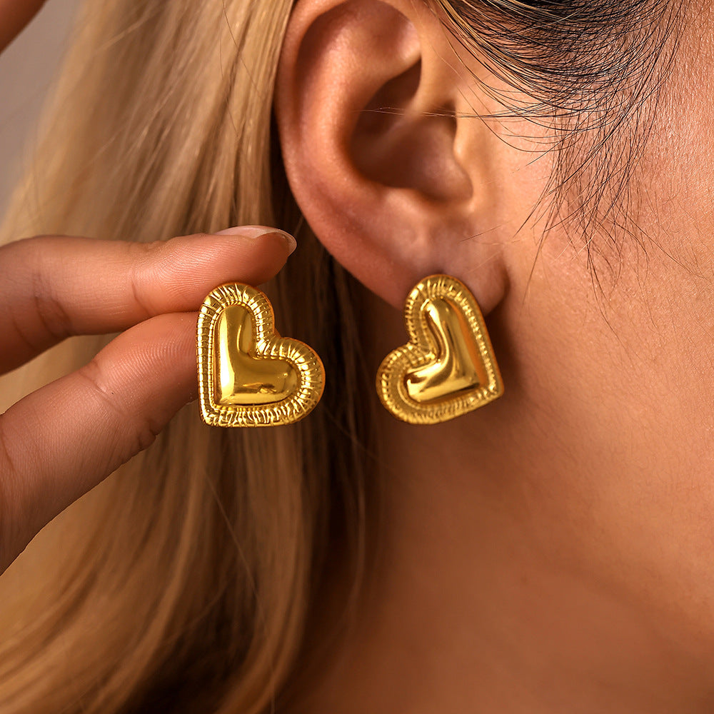 Amour Sculpted Heart Studs