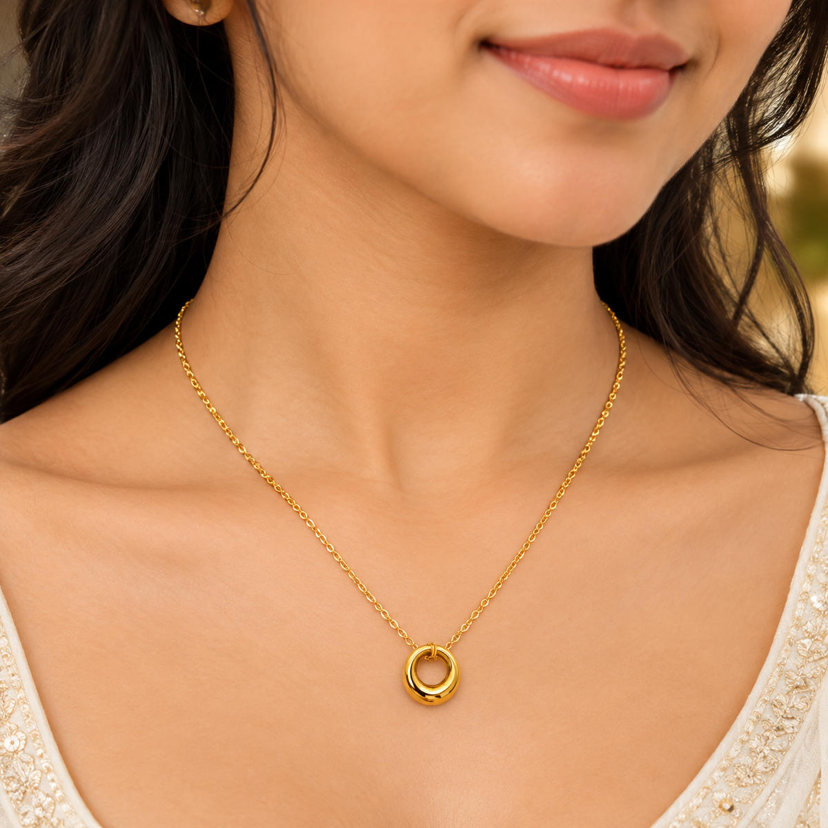 Halo Circle Pendant Necklace