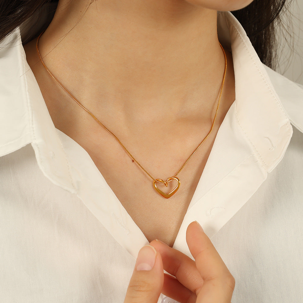 Golden Bloom Textured Flower Necklace
