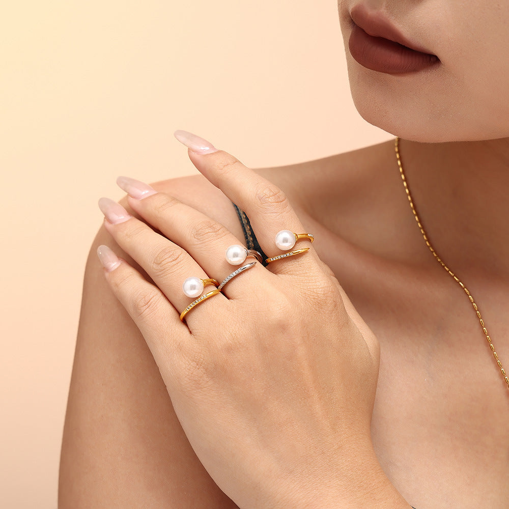 Luna Pearl Curve Ring